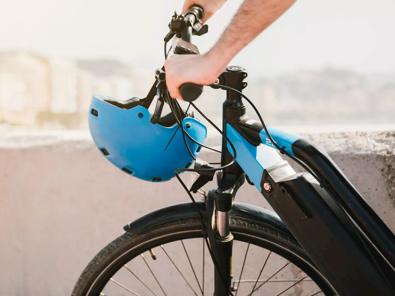 Mehr E-Bike-Unfälle: Jetzt wird Helmpflicht gefordert