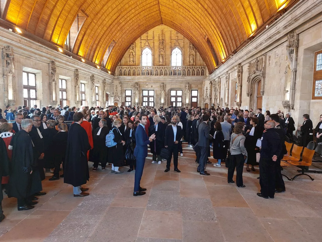 Fourgon attaqué dans l'Eure : la communauté judiciaire de Rouen rend hommage aux agents tués