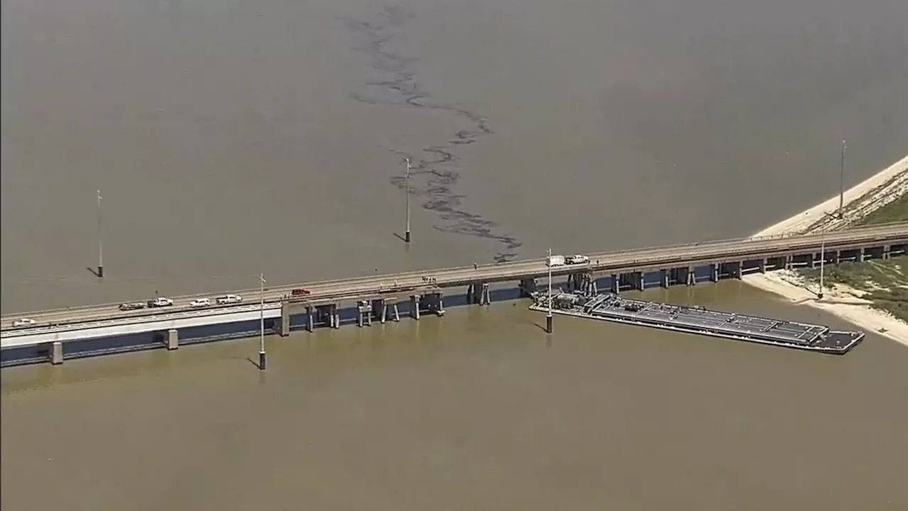 Galveston bridge: Barge damages structure, causes oil spill