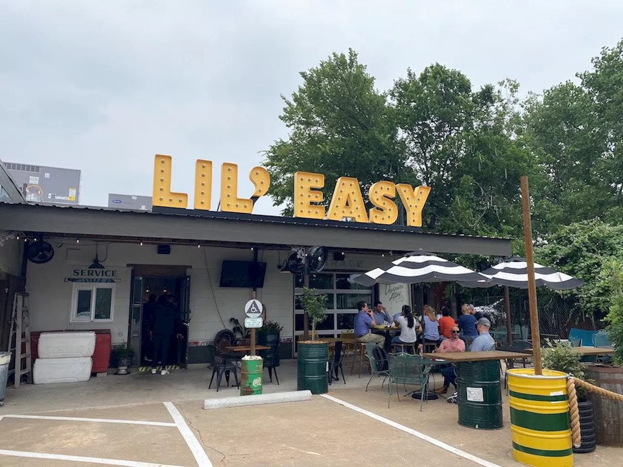 First Look: Lil’ Easy Fine Cajun Food & Bar