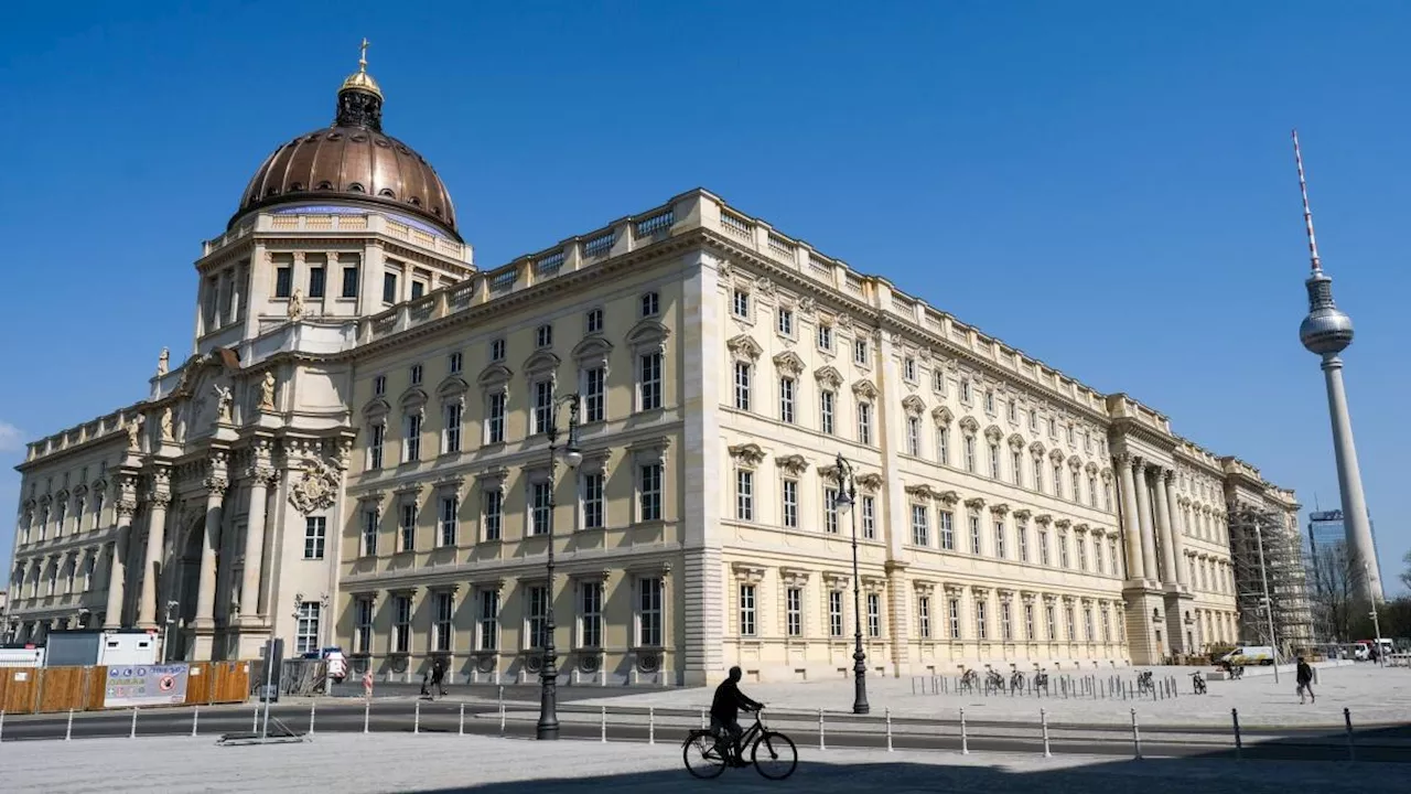 Die Gläserne Blume: Ausstellung zum Palast der Republik