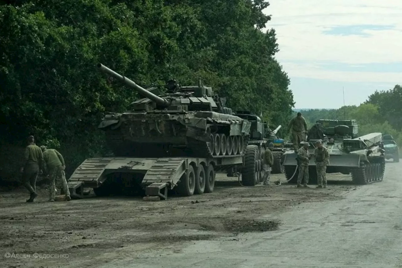 Ukrainian troops retreat in Kharkiv amid Russian offensive