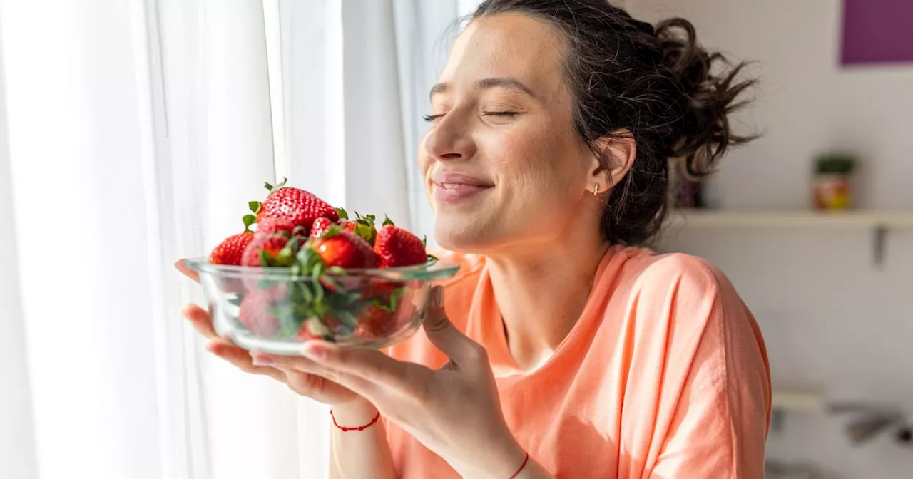 Fruchtige Power: Das passiert im Körper, wenn du jeden Tag Erdbeeren isst