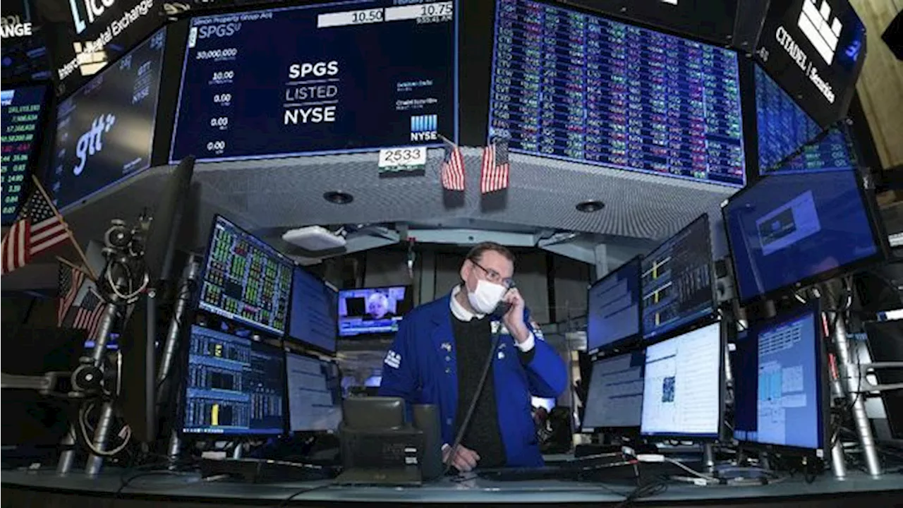 Wall Street Naik, S&P 500 Cetak Rekor Akibat Inflasi AS Terkendali!