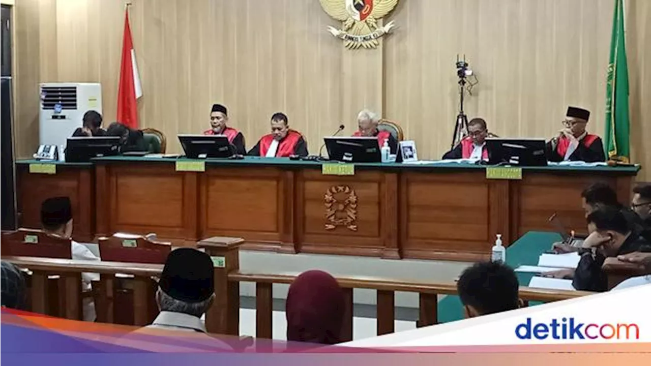 Gubernur Malut Nonaktif Abdul Gani Kasuba Didakwa Terima Suap Rp 100 Miliar