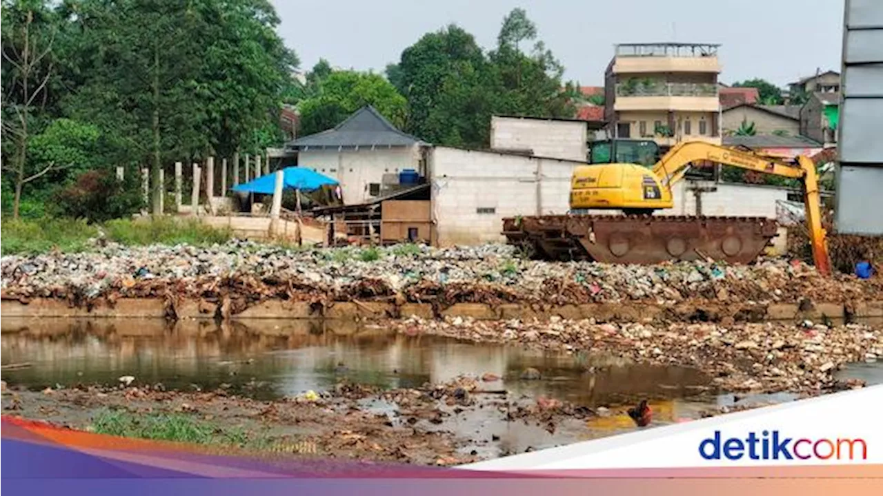 Oh Ini Biang Kerok 'Banjir Abadi' yang Bikin Desa di Depok Jadi 'Kota Mati'!