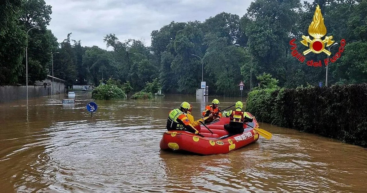 Milano, Monza e Brianza sotto una pioggia incessante: strade allagate, esondati i fiumi Lambro e Seveso