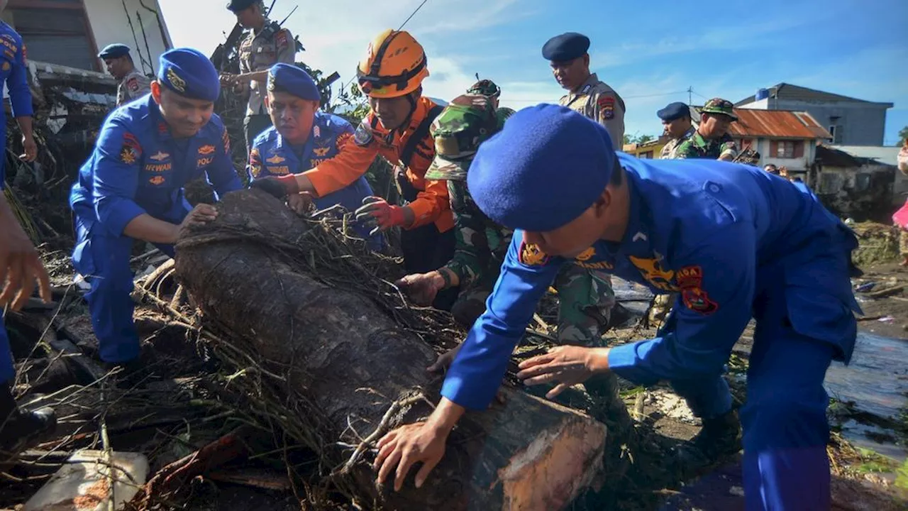 Pencarian 20 Korban Hilang dalam ”Galodo” di Sumbar Terkendala Cuaca dan Banyaknya Material Sisa Banjir