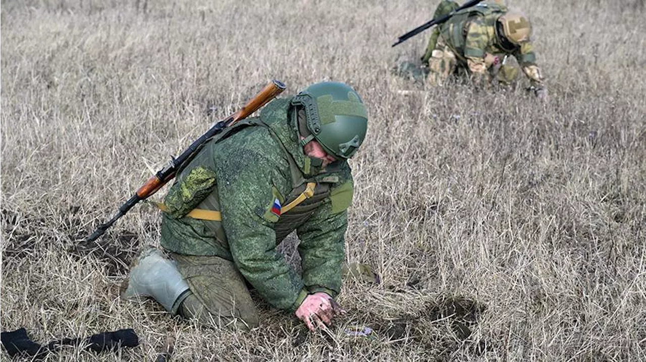 Боец ВС РФ рассказал об обезвреживании заминированной ВСУ дамбы в Харьковской области