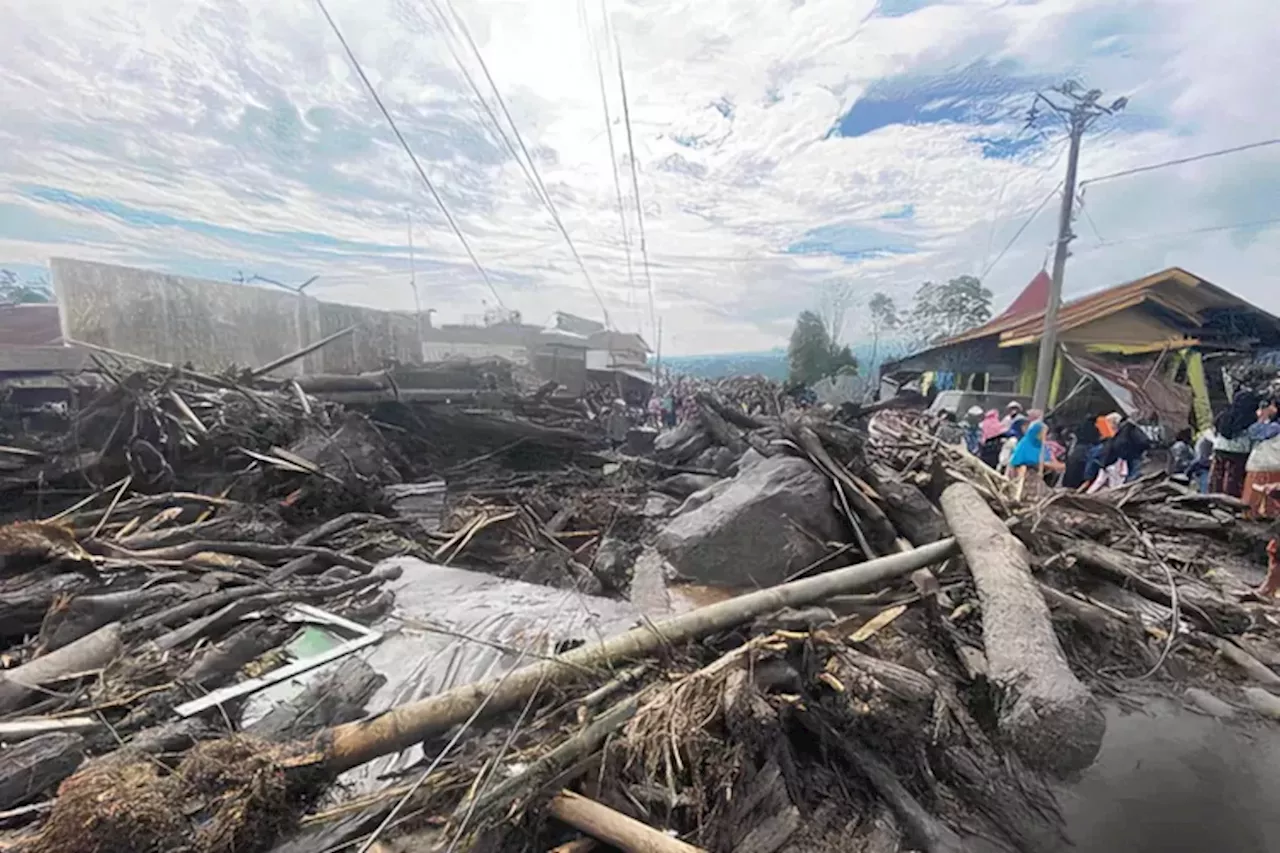 Tim SAR Kejar Golden Time Evakuasi Korban, Daerah Terdampak Galodo di Sumbar Masih Terisolasi