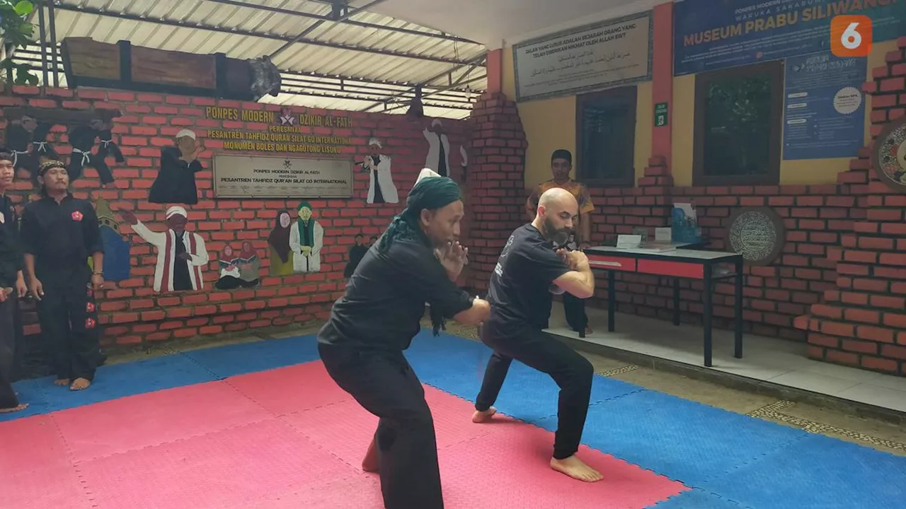 Kala Pendekar Italia Menjajal Pencak Silat Sang Maung Bodas Asal Sukabumi