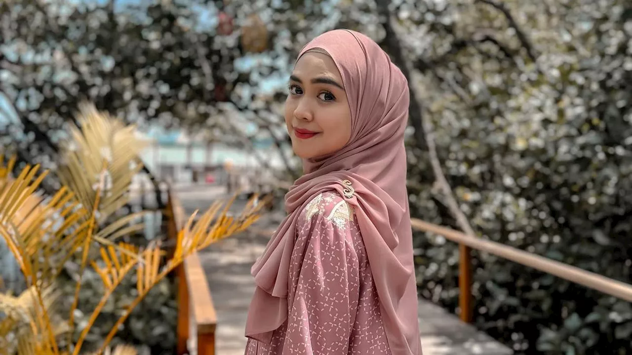 Ria Ricis Bantah Sumbangkan Baju untuk Menghapus Kenangan dengan Teuku Ryan