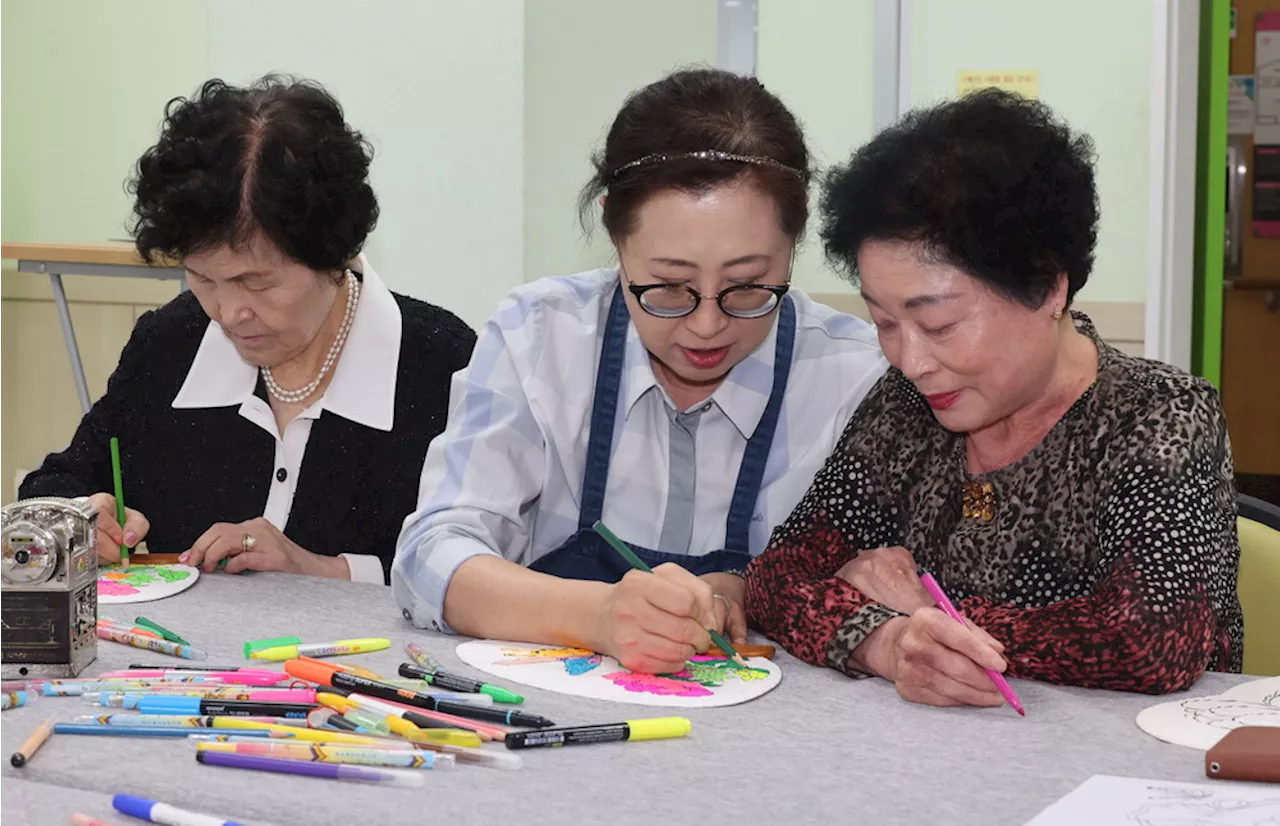 '자식보다 더 의지돼요'… 노인 소외 막는 老老돌봄