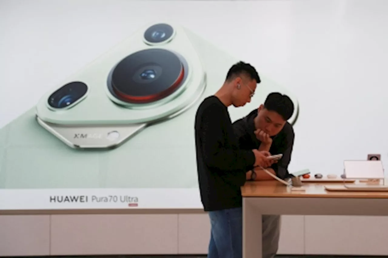 Huawei flagship store surge in China signals showdown with Apple