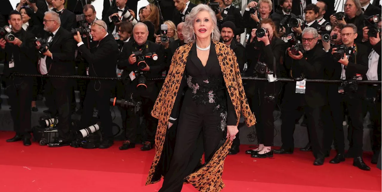 Il passo argentato di Jane Fonda a Cannes oggi, ancora e sempre Barbarella