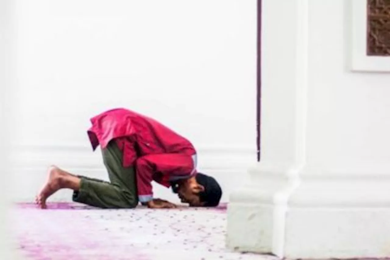 Bacaan Niat Sholat Subuh Sendiri Lengkap dengan Doa Qunut dan Tulisan Latin