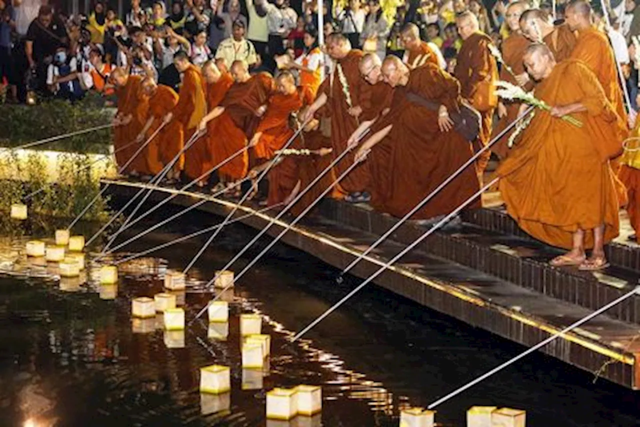 Pelepasan Bhikkhu Thudong di TMII