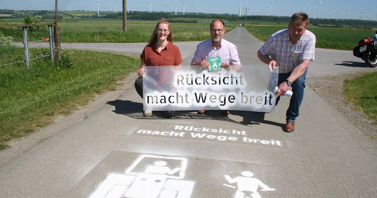 Markierungen für mehr Rücksicht und Sicherheit auf Feldwegen im Kreis Paderborn