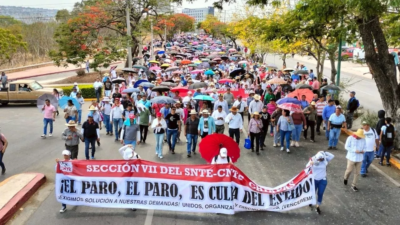 Maestros del SNTE en Chiapas inician paro de labores por tiempo indefinido