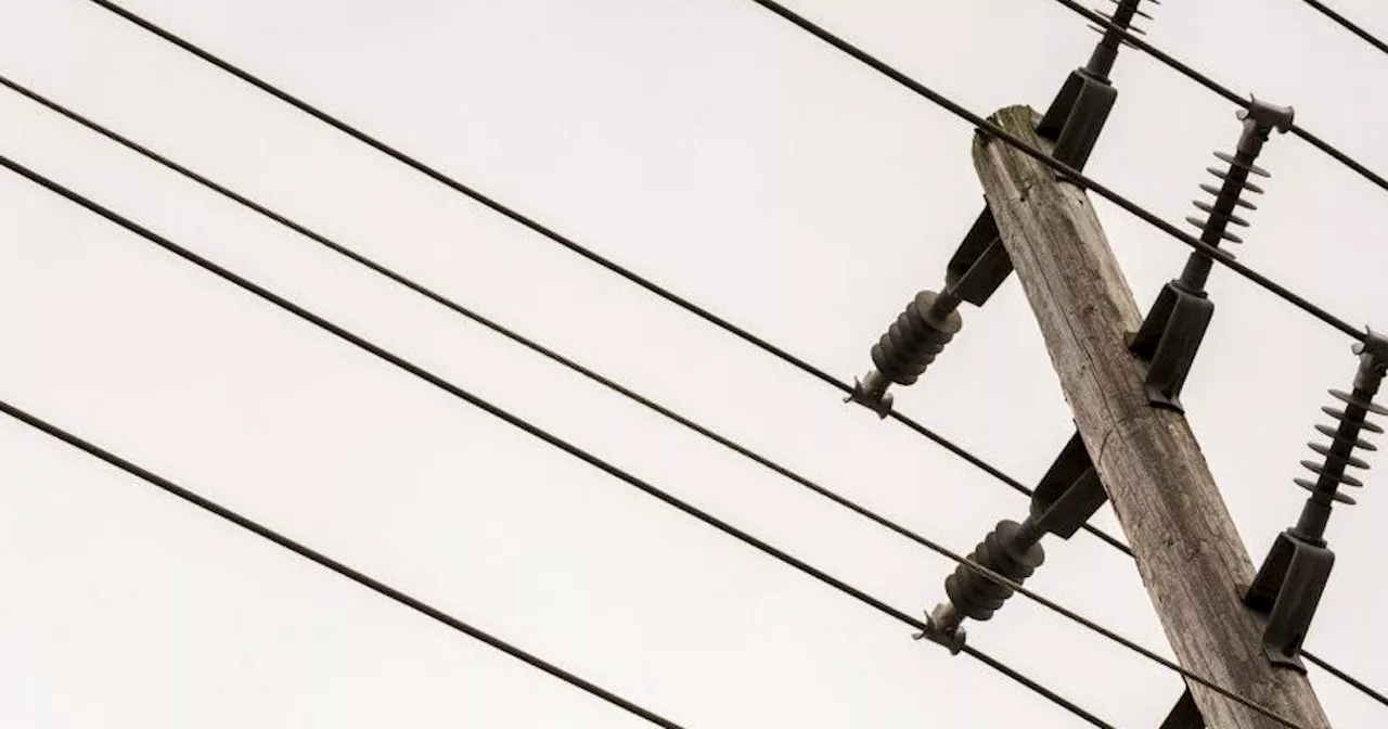 Fire in Toronto’s downtown core leaves thousands without power