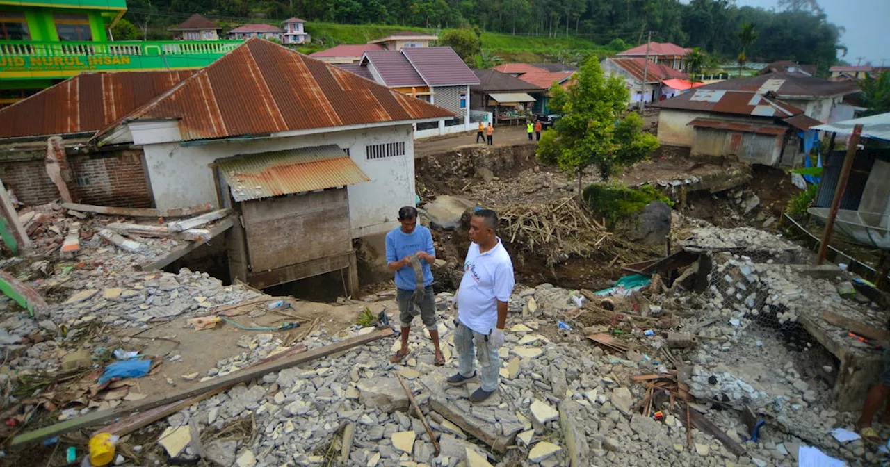 Indonesia searches for 35 still missing in deadly Sumatra floods