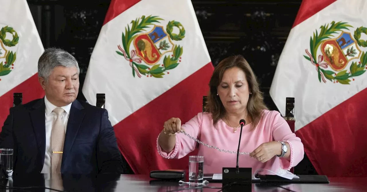 Presidenta de Perú es interrogada por investigación sobre presunta corrupción y enriquecimiento