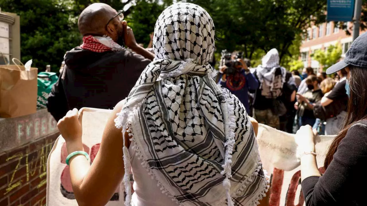 Victorian politicians banned from wearing keffiyeh on state parliament floor