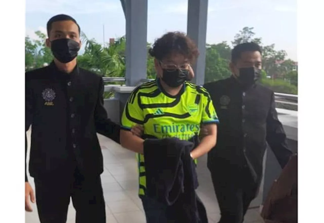 Customs officer claims trial for accepting bribes totalling RM70,000