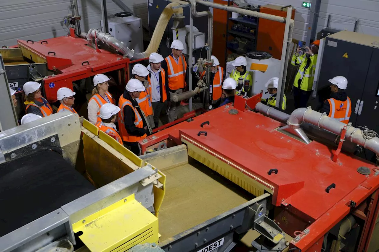 Carrières en Dordogne : une nouvelle technologie pour trier le quartz inaugurée