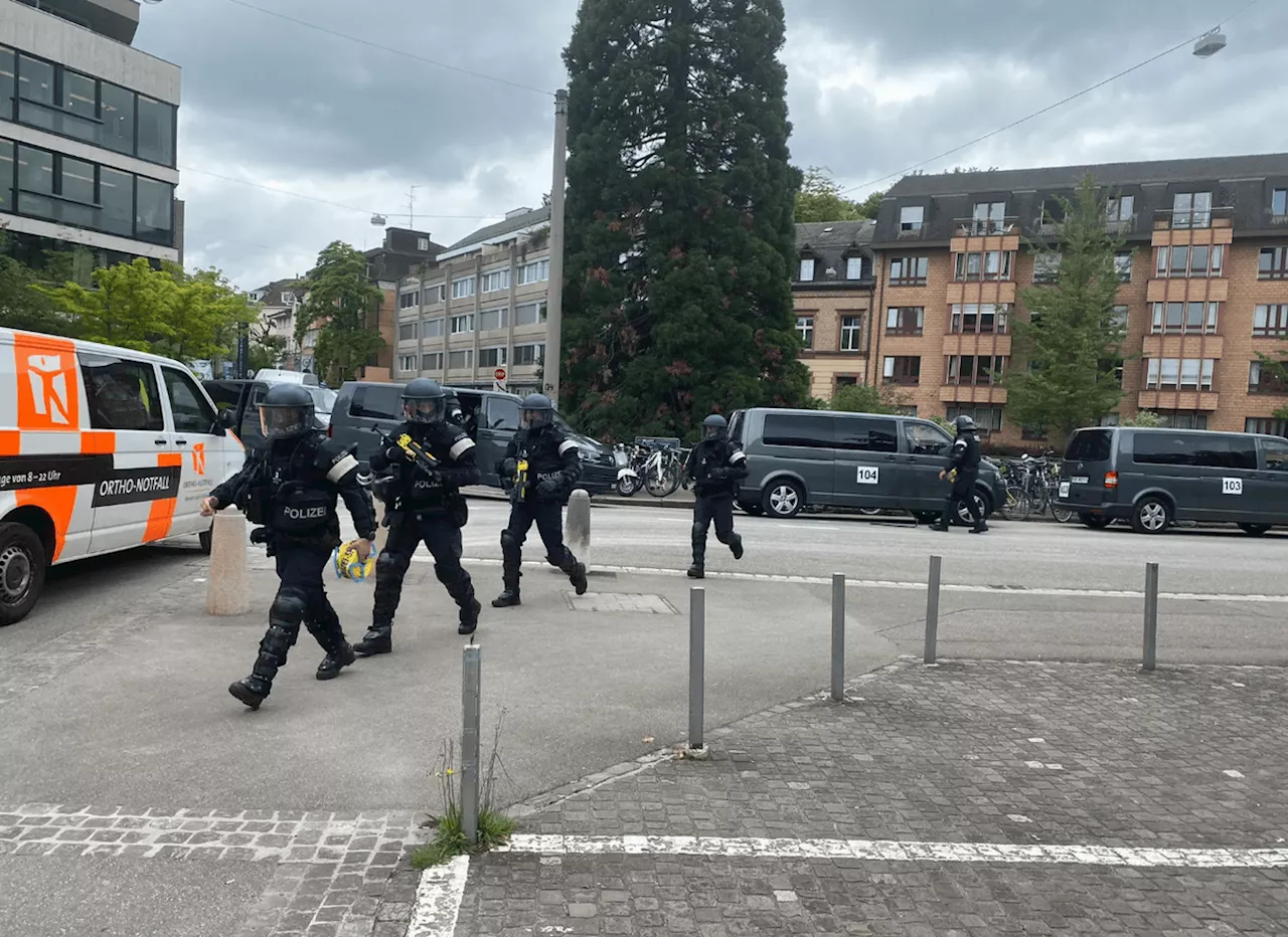 Die Polizei löst die Besetzung der Uni Basel auf