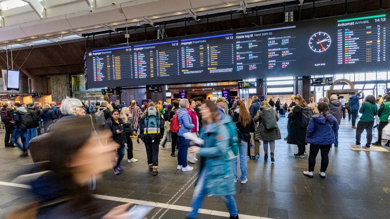 Flere branner langs togskinnene på Østlandet