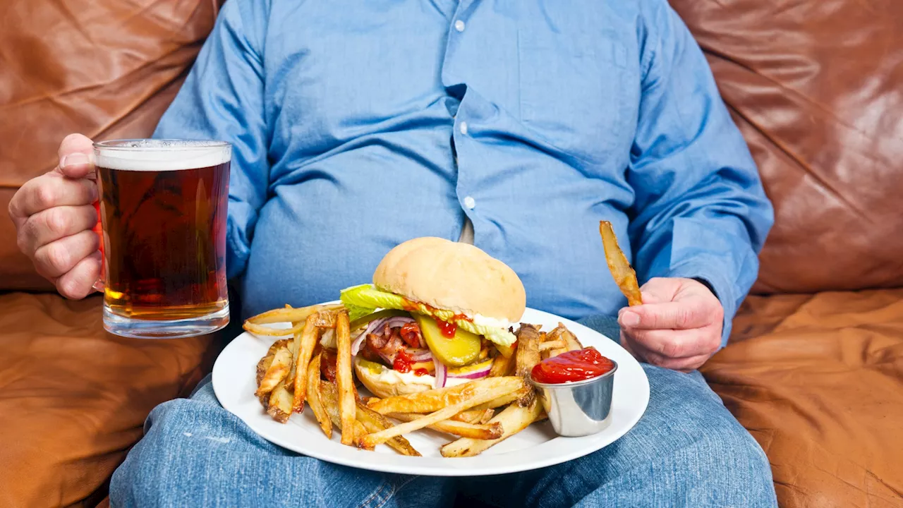 NHS pays obese men £400 to lose weight in ‘Game of Stones’ – sending daily texts to ‘dodge kebabs’...