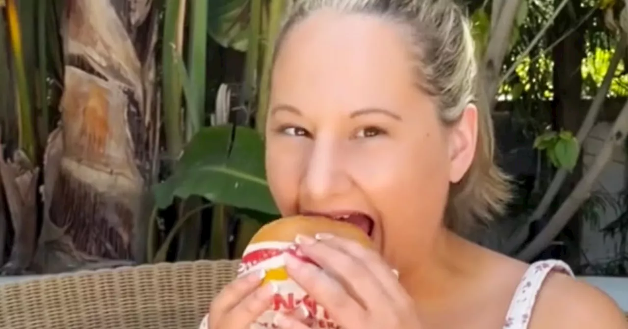 Gypsy Rose Blanchard Tries In-N-Out Burger On TikTok