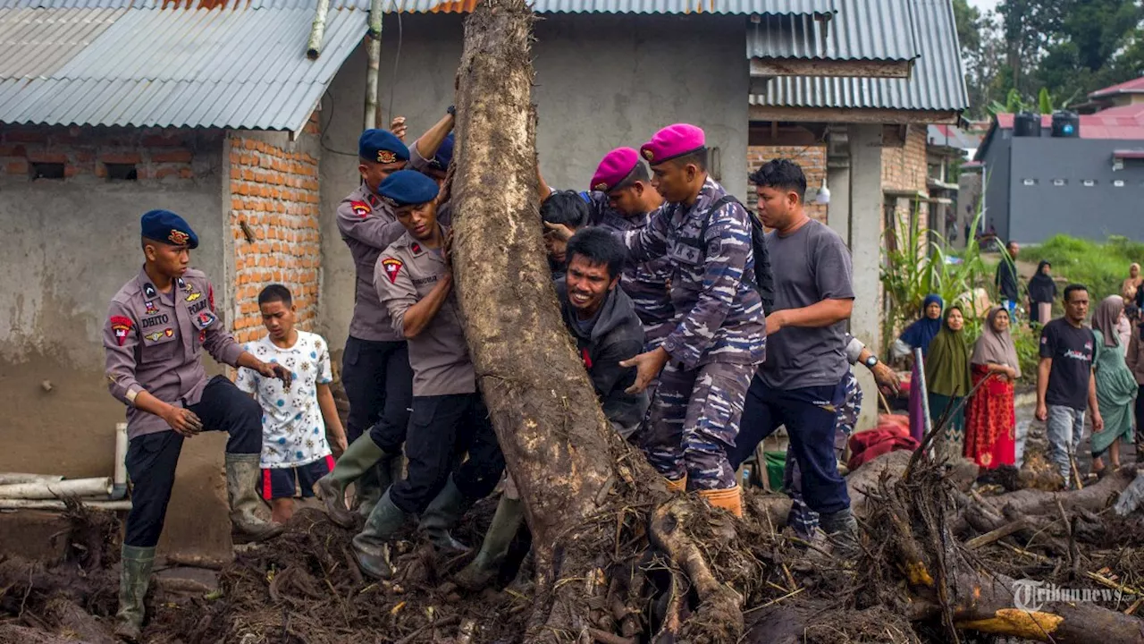 Cerita Korban Banjir Bandang Lahar Dingin di Sumbar, Terseret Arus saat Rapat Muda-Mudi di Agam