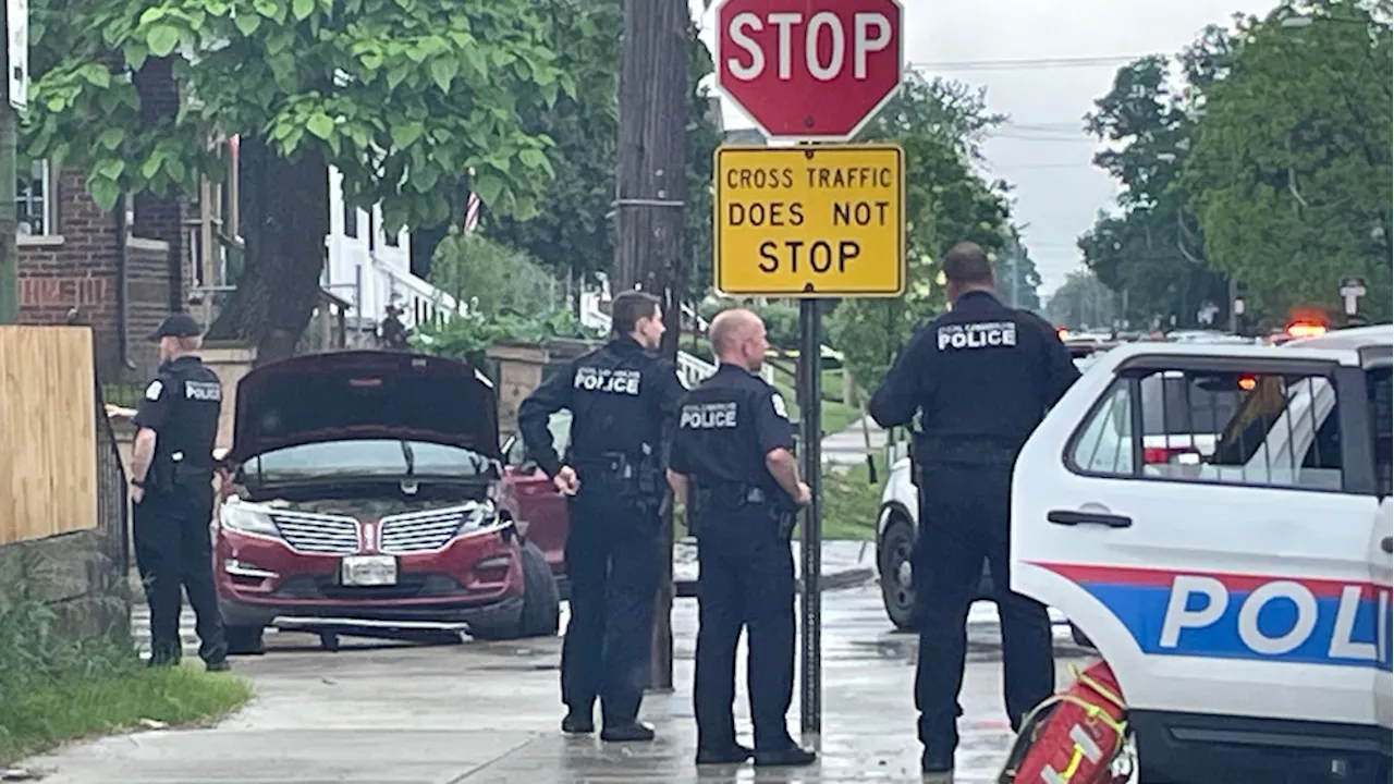 Two police officers hospitalized after crash in south Columbus