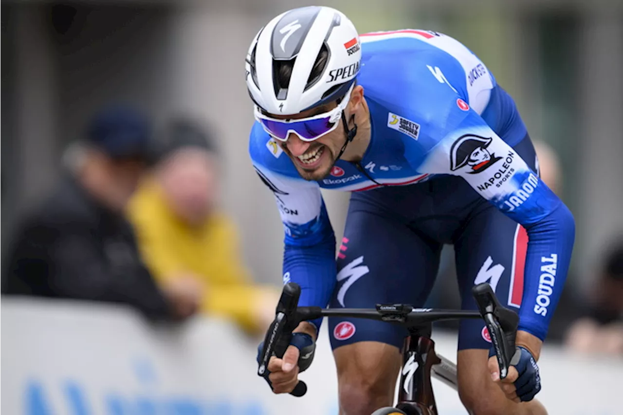 Giro: impresa Alaphilippe, vince dopo lunghissima fuga