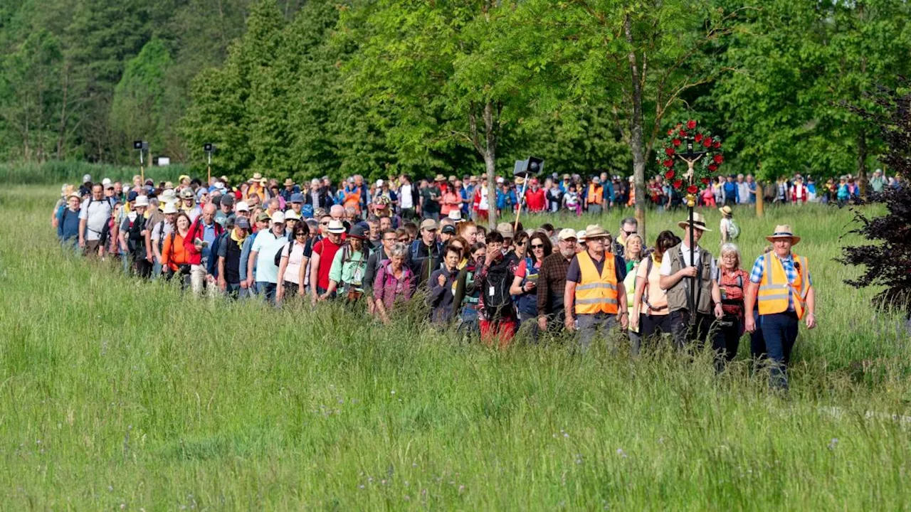 Pilger starten Fußwallfahrt nach Altötting