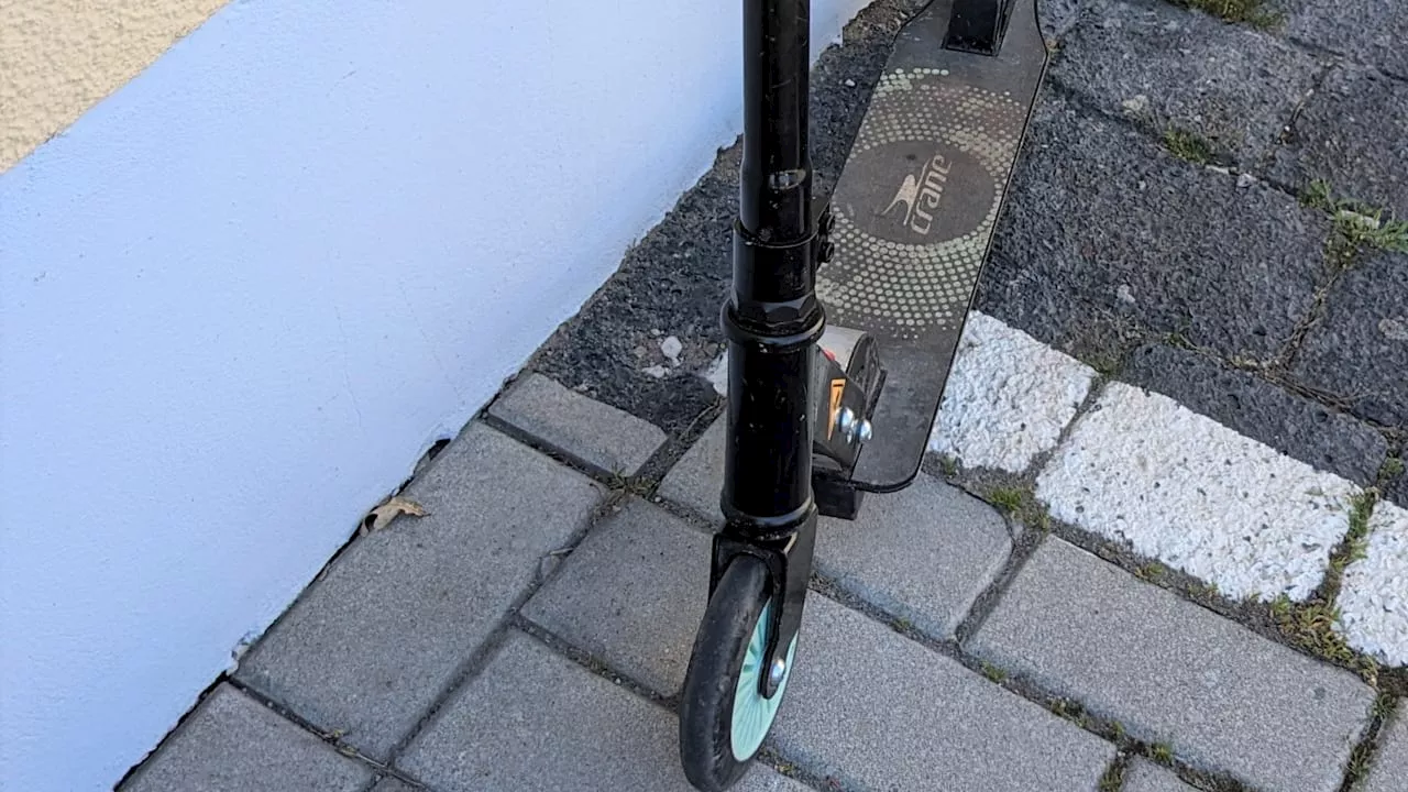 Besitzerin gesucht: Erwachsener (26) klaute Mädchen (4) den Tretroller