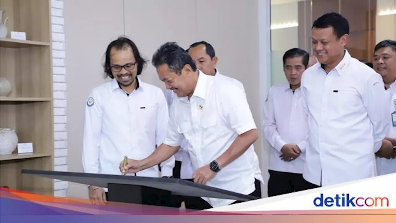 Menteri Trenggono Resmikan Media Center KKP, Ini Fasilitasnya