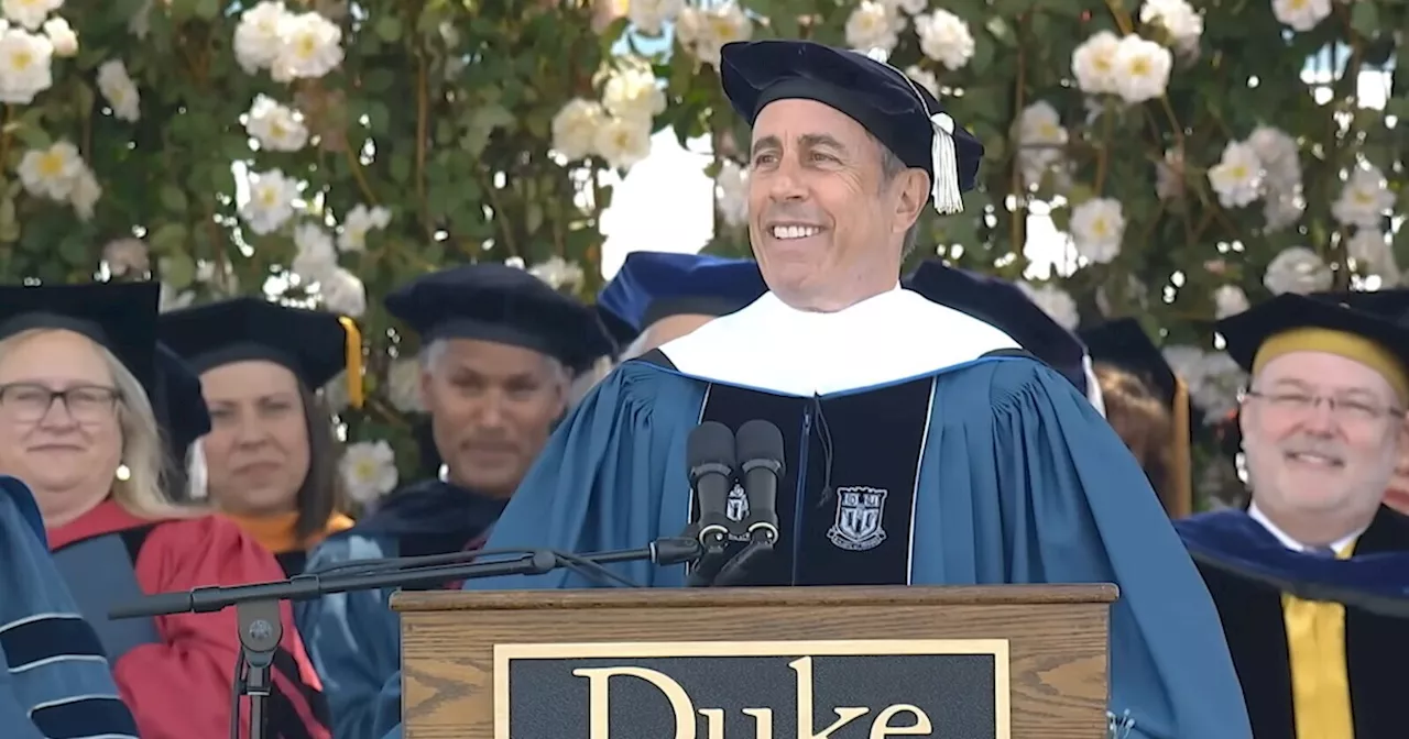 Lo splendido discorso di Jerry Seinfeld che alcuni laureati della Duke non hanno voluto ascoltare