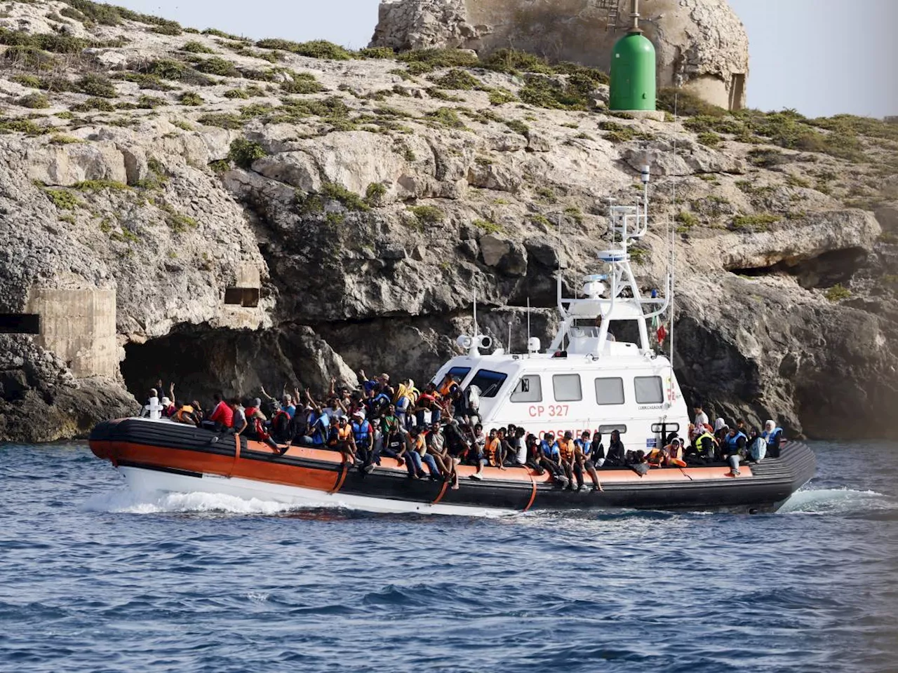 L'Ue copia l'Italia sui migranti: 15 Paesi chiedono accordi come il 'patto Italia-Albania'