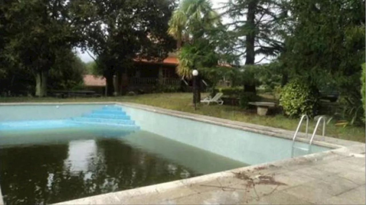 Así es la casa de Teo de Rosario Porto: cinco habitaciones, piscina y cancha de tenis