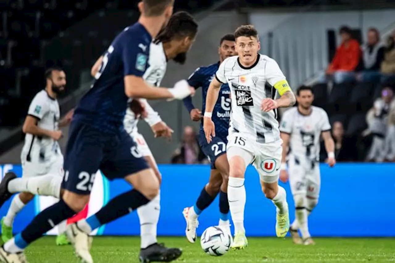 Stade plein, calme en ville : Angers se prépare pour la montée en Ligue 1