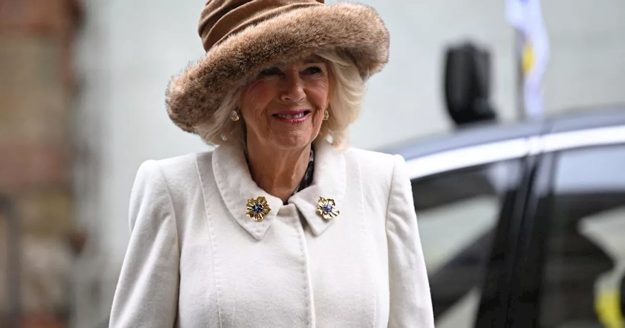 «Une vraie reine» : comme Elizabeth II, la reine Camilla ne se procurera plus de vraie fourrure