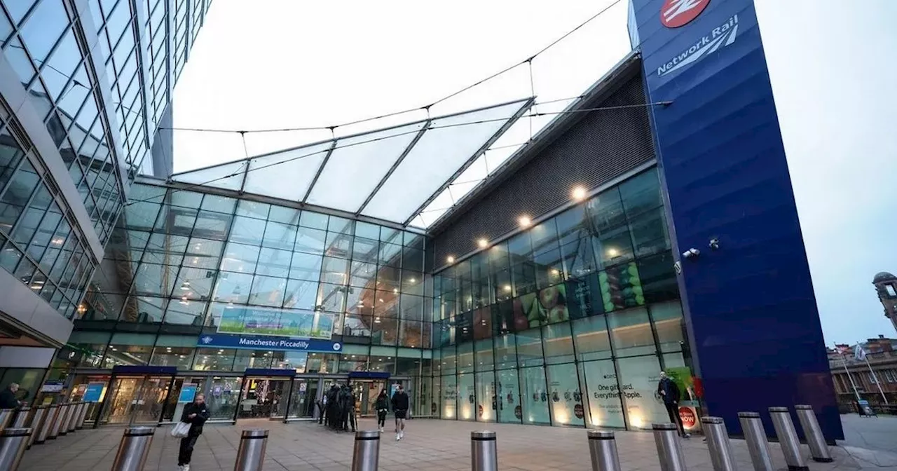 Major train disruption from Manchester Airport and Piccadilly with lines SHUT