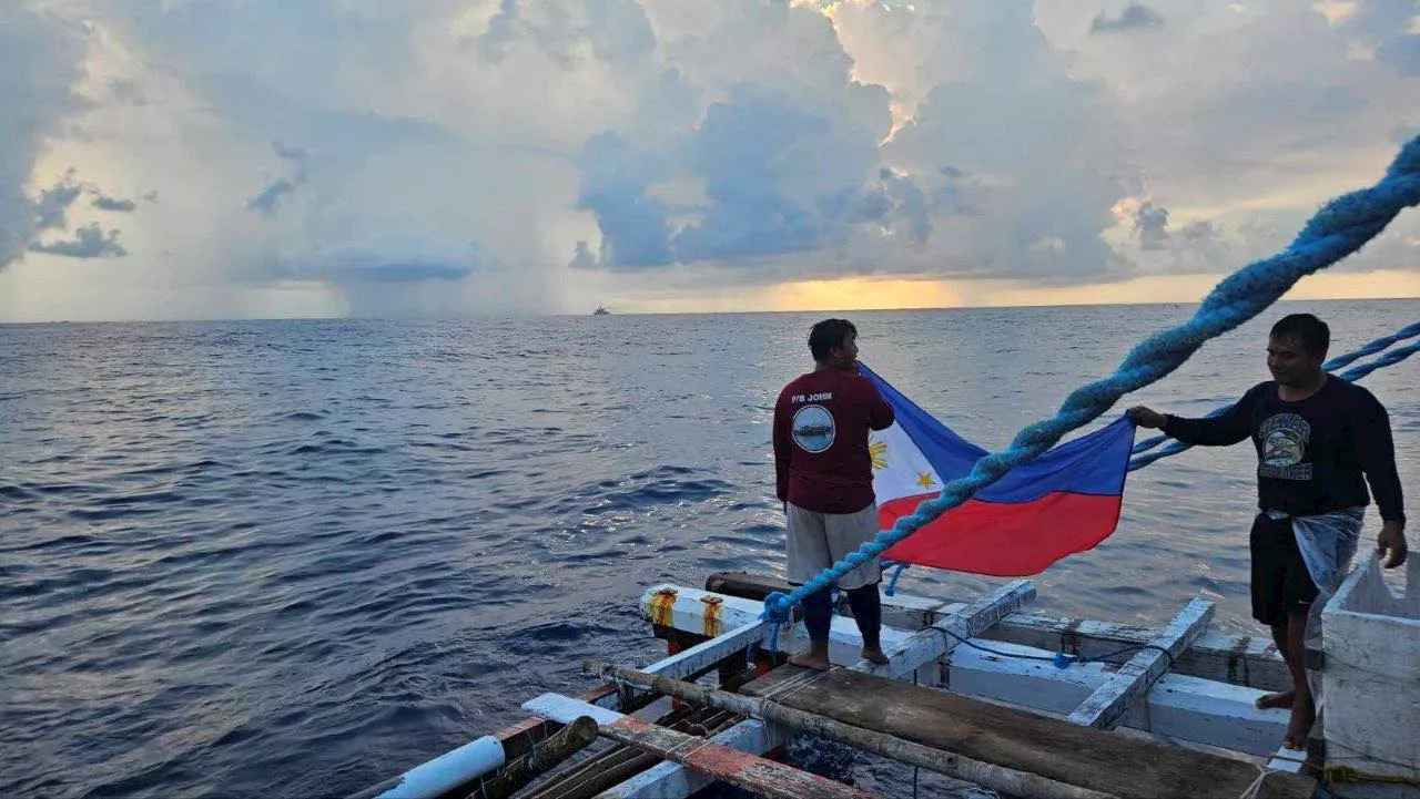 ‘Atin Ito’ convoy pulls a “Diskarteng Pinoy;” breaches China blockade en route to Bajo de Masinloc