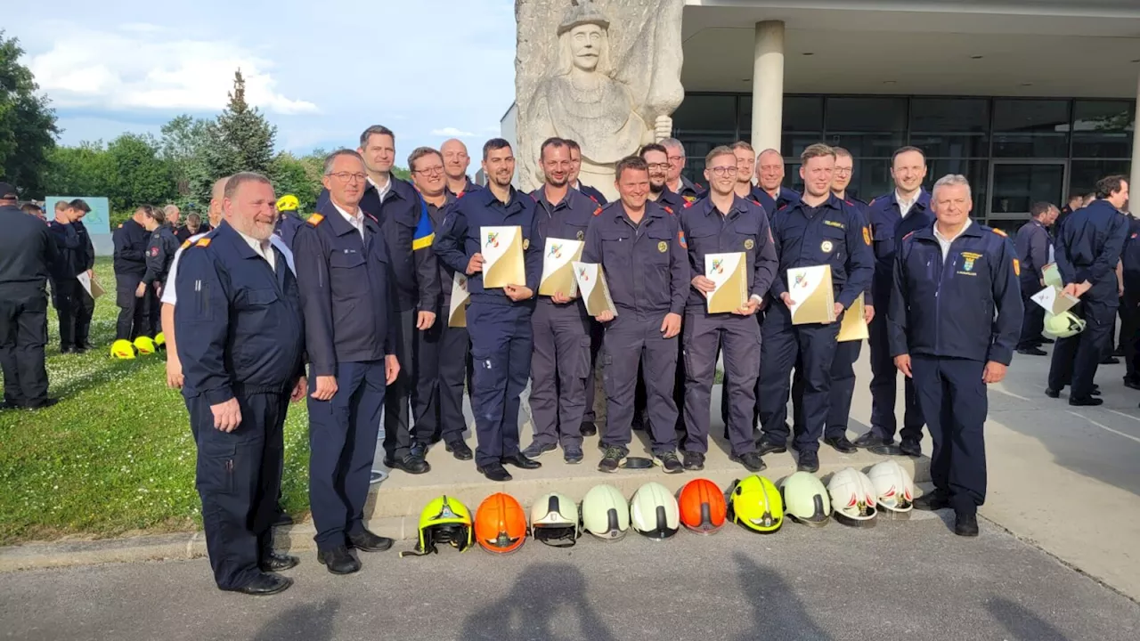 Zwei Waidhofner Florianis bestanden ihre „Feuerwehr-Matura“