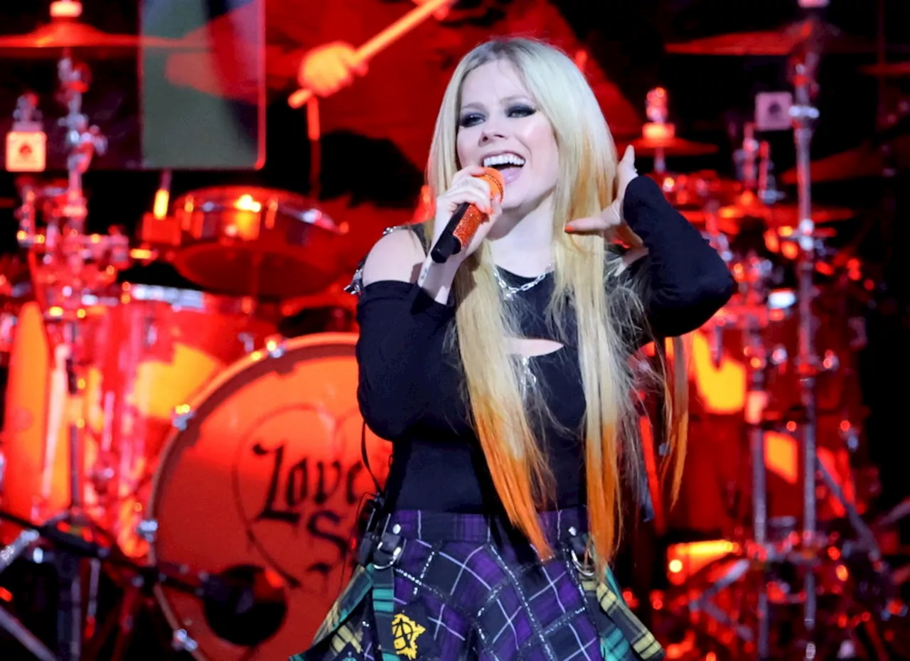 Avril Lavigne sets record straight about body double conspiracy theory