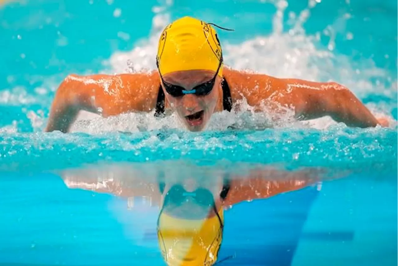 Canadian swimmer Summer McIntosh sets new 400 IM record at Olympic swim trials