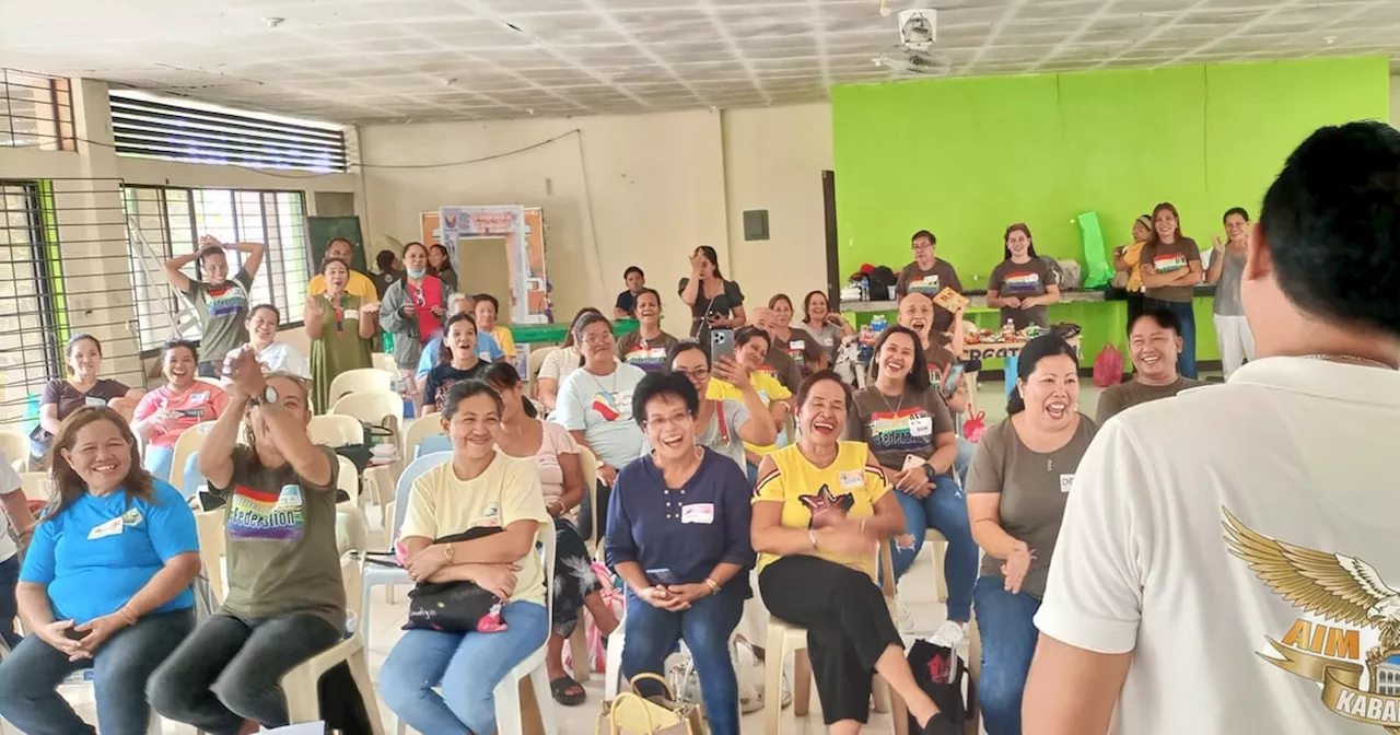 Eight Kabankalan overseas workers receive cash aid from OWWA